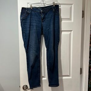 Maternity skinny jeans